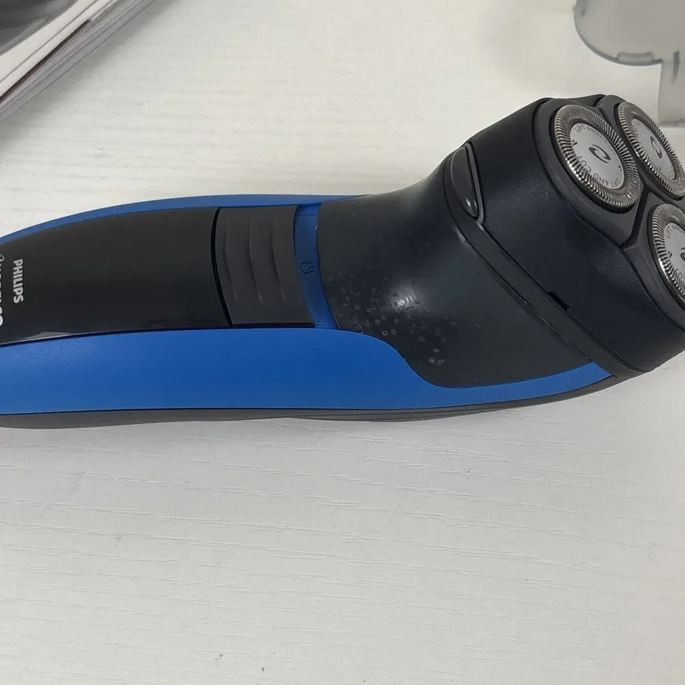Philips Norelco 6940 Electric Razor Shaver 6900 Series Corded w/ Built-In Trimme